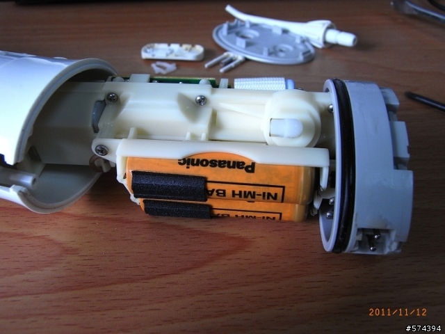 國際牌噴射水流攜帶型沖牙器Panasonic EW-DJ40 (附拆解照片) 更換電池問題