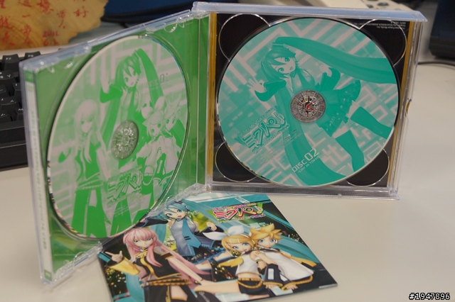 【開箱】初音ミク ライブパーティー 2011 Blu-ray 限定盤 - 入手分享