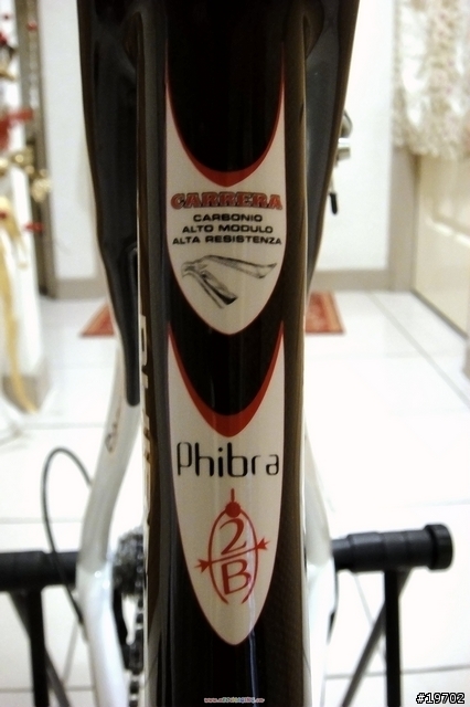 碳纖車的戰國時代裡,我默默選擇了Carrera Phibra 2