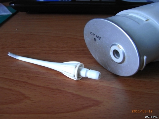 國際牌噴射水流攜帶型沖牙器Panasonic EW-DJ40 (附拆解照片) 更換電池問題