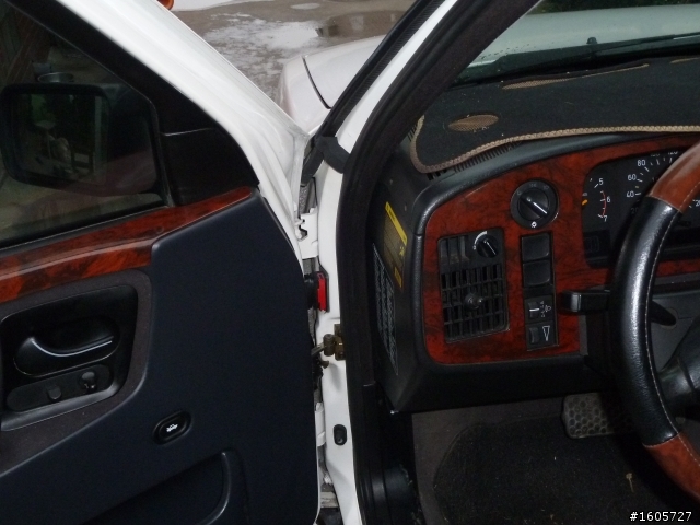 剛入手一輛saab 9000 :我的小白馬!