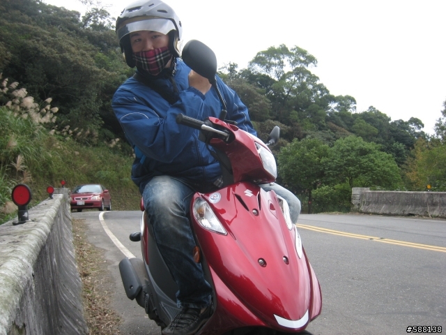我不是鐵男 但快變成歐吉桑之2011年 SUZUKI address V125G 開箱