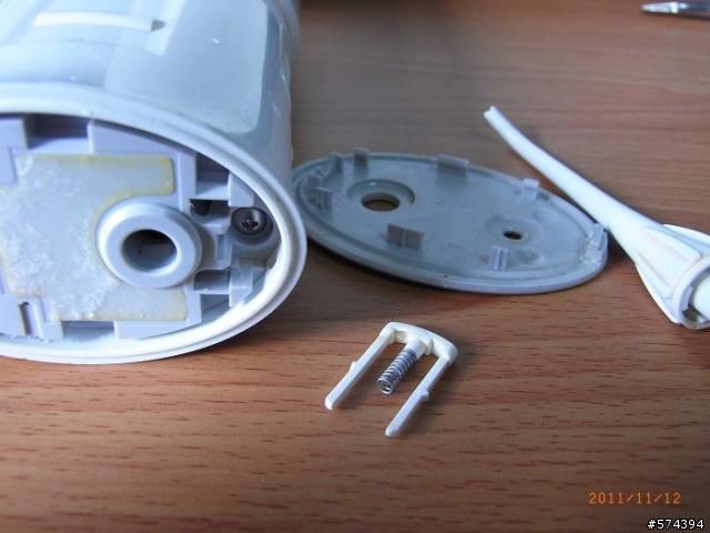 國際牌噴射水流攜帶型沖牙器Panasonic EW-DJ40 (附拆解照片) 更換電池問題