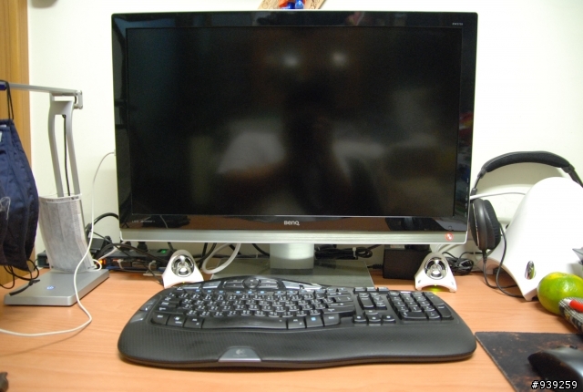 BenQ EW2730 簡單開箱 (第一次寫開箱文 請鞭小一點)