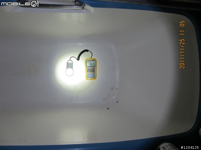 收集的手電筒(室內外)大PK (TM11+RRT3+X6+HID+UB3T+SR90+G42+M21X)