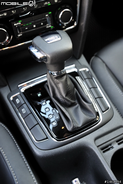 波希米亞風格旗艦 Skoda Superb 2.0TDI / Combi V6 FSI