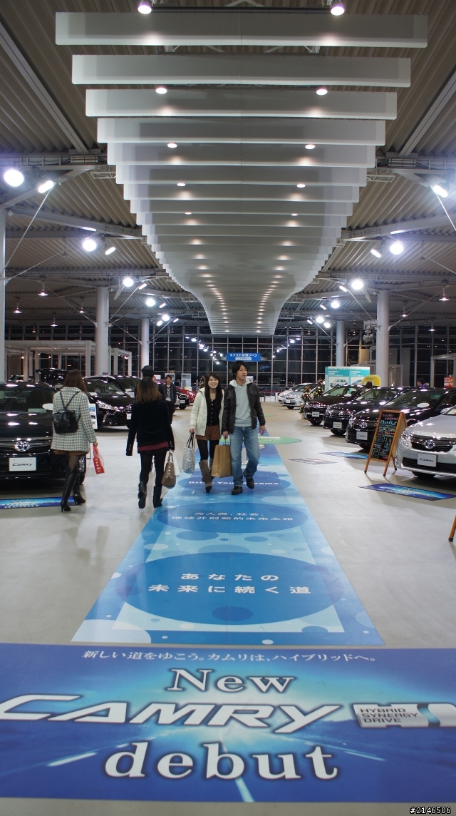 東京台場直擊TOYOTA Camry Hybrid & new Yaris GS (圖多)