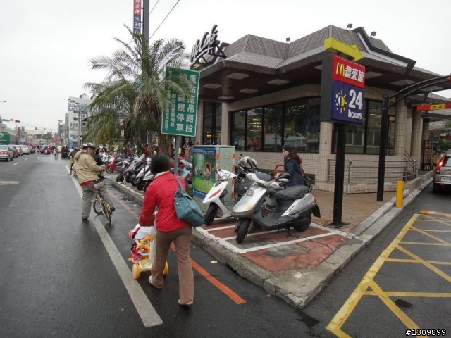 轉動台灣向前行,娃娃車也可以 ^^