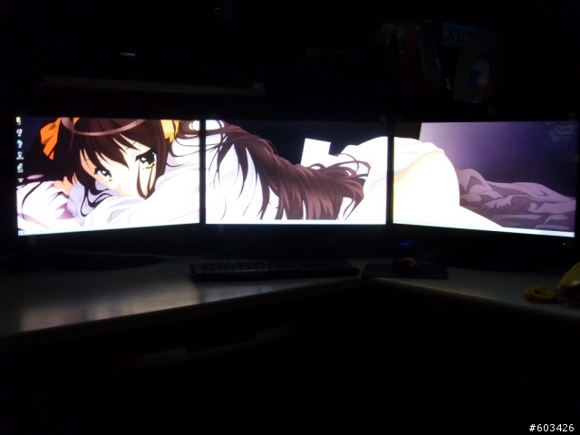 【開箱】憾訊 HD6770+彩晶25吋三螢幕Eyefinity實戰!!!