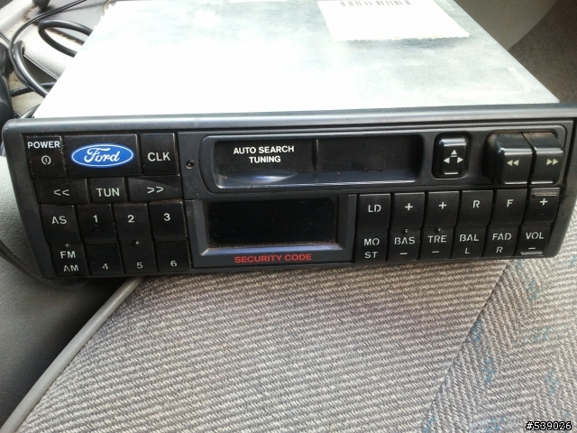 1993年的ford wagon falcon gli老車,想接mp3..