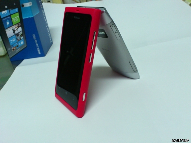(不專業開箱) 男人也可以拿桃紅色Lumia 800