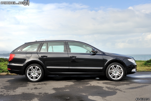 波希米亞風格旗艦 Skoda Superb 2.0TDI / Combi V6 FSI