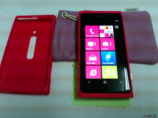 (不專業開箱) 男人也可以拿桃紅色Lumia 800