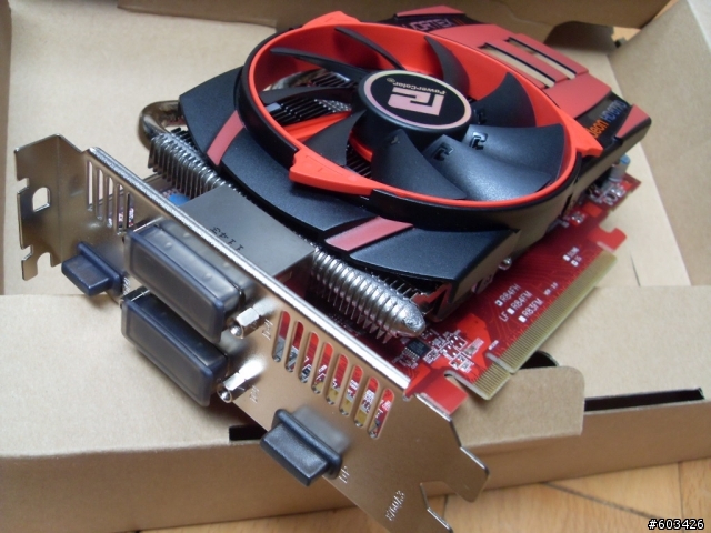 【開箱】憾訊 HD6770+彩晶25吋三螢幕Eyefinity實戰!!!