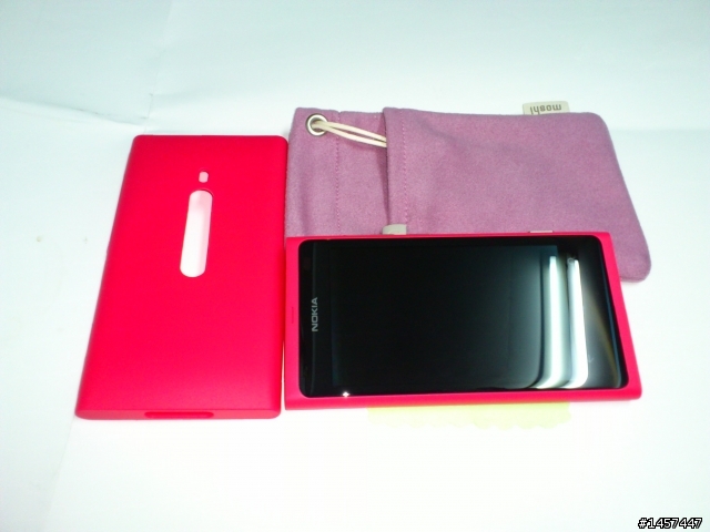 (不專業開箱) 男人也可以拿桃紅色Lumia 800