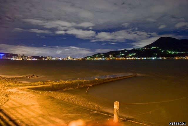 果然我還是喜歡背背包- 淡水夜騎與夜景。