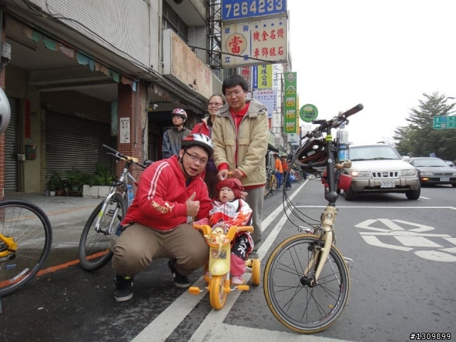 轉動台灣向前行,娃娃車也可以 ^^
