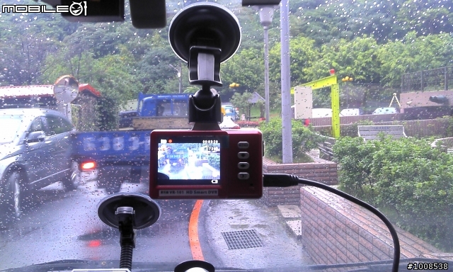 摔斷腿復元空暇時間,寫篇分享新買的VR-101行車紀錄器....