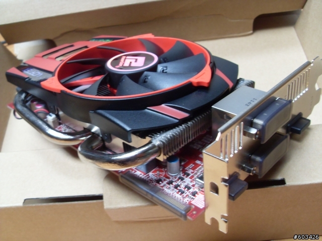 【開箱】憾訊 HD6770+彩晶25吋三螢幕Eyefinity實戰!!!