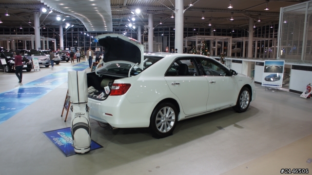 東京台場直擊TOYOTA Camry Hybrid & new Yaris GS (圖多)