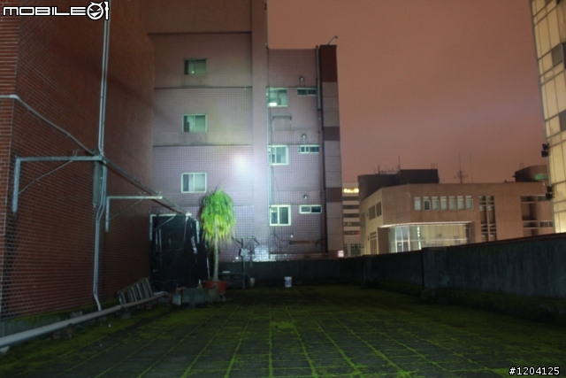 收集的手電筒(室內外)大PK (TM11+RRT3+X6+HID+UB3T+SR90+G42+M21X)
