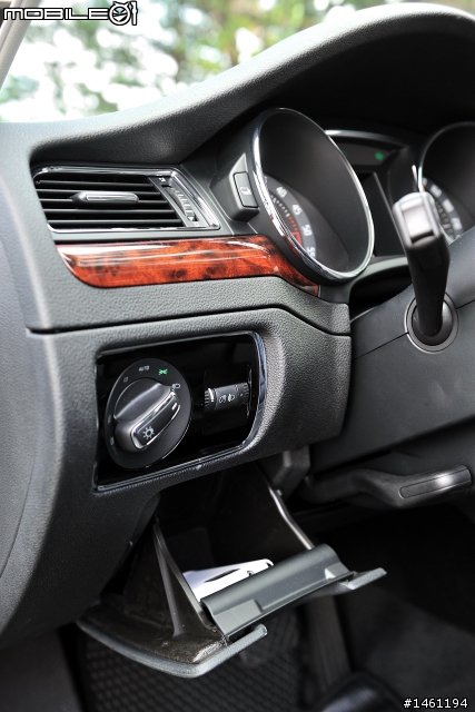 波希米亞風格旗艦 Skoda Superb 2.0TDI / Combi V6 FSI