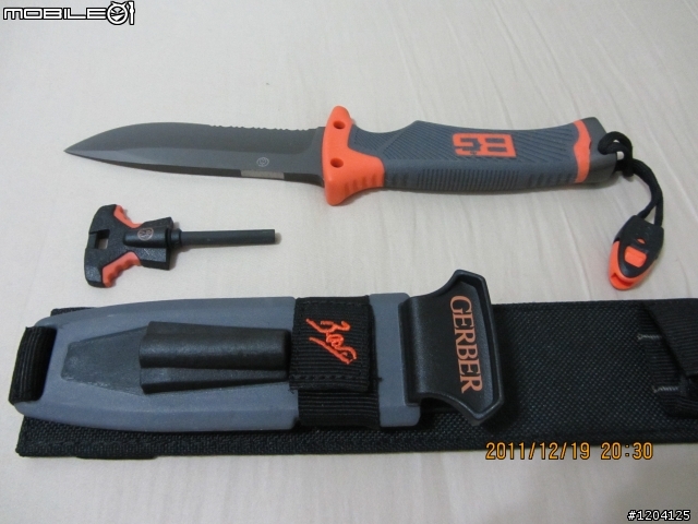 Bear Grylls 的求生刀具