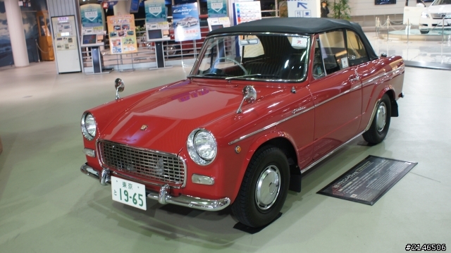 東京台場直擊TOYOTA Camry Hybrid & new Yaris GS (圖多)