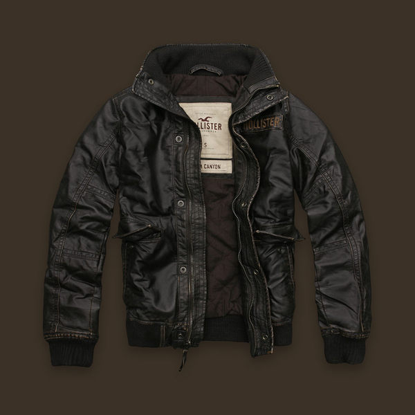 關於Hollister Co.的皮外套