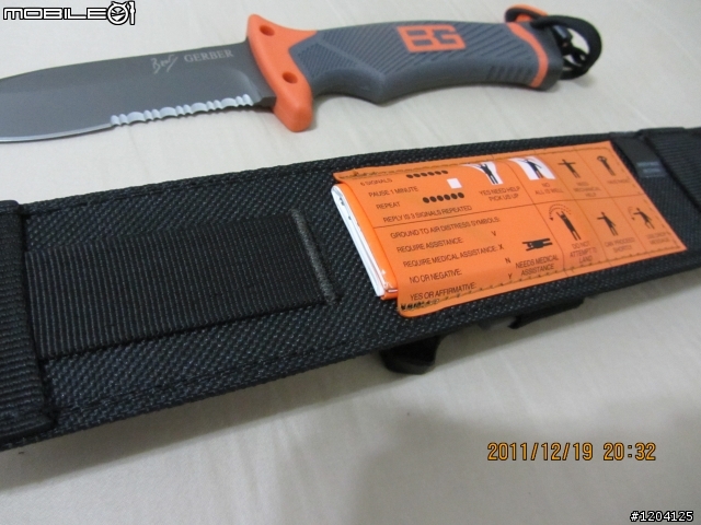 Bear Grylls 的求生刀具