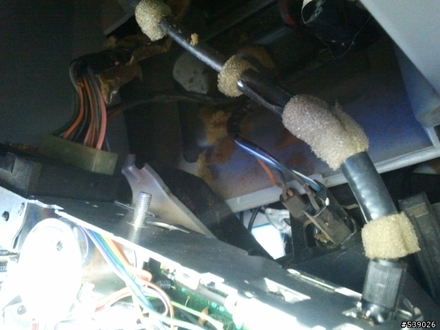 1993年的ford wagon falcon gli老車,想接mp3..