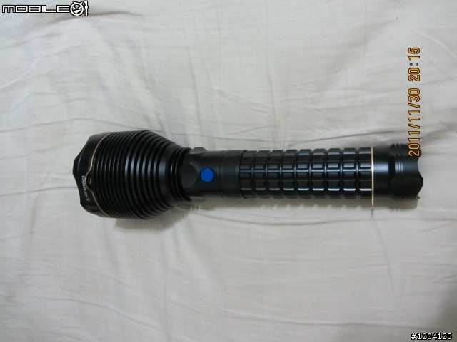 收集的手電筒(室內外)大PK (TM11+RRT3+X6+HID+UB3T+SR90+G42+M21X)