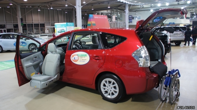 東京台場直擊TOYOTA Camry Hybrid & new Yaris GS (圖多)