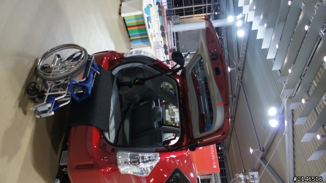 東京台場直擊TOYOTA Camry Hybrid & new Yaris GS (圖多)