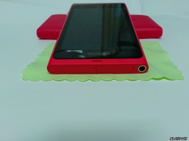 (不專業開箱) 男人也可以拿桃紅色Lumia 800