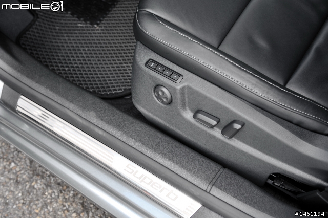 波希米亞風格旗艦 Skoda Superb 2.0TDI / Combi V6 FSI