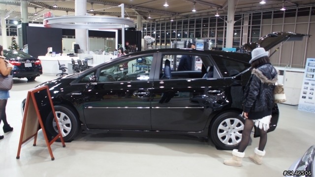 東京台場直擊TOYOTA Camry Hybrid & new Yaris GS (圖多)
