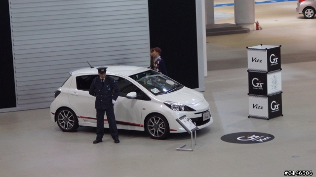 東京台場直擊TOYOTA Camry Hybrid & new Yaris GS (圖多)