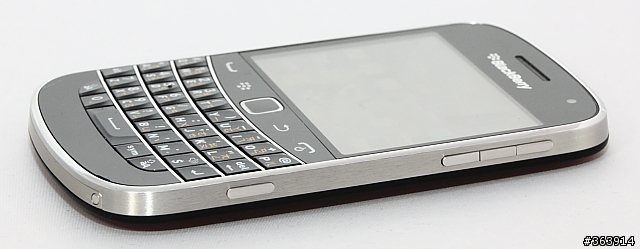 質感最優黑莓機 BlackBerry Bold 9900