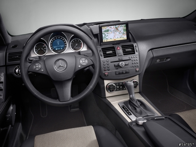 W204 C300 7' Command + Garmin nuvi2585R +GDR20的概念不知有沒有人試過?