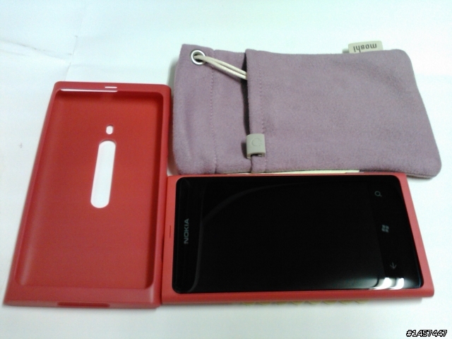 (不專業開箱) 男人也可以拿桃紅色Lumia 800