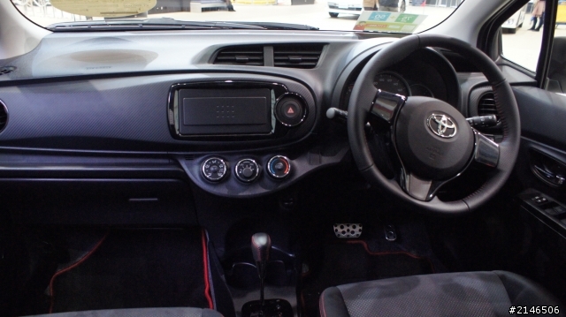 東京台場直擊TOYOTA Camry Hybrid & new Yaris GS (圖多)