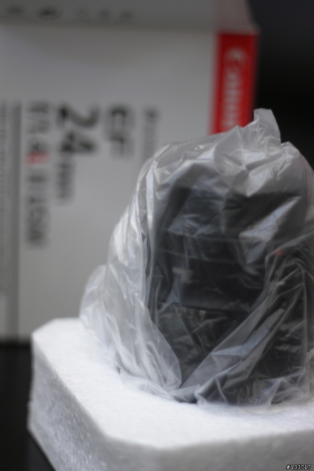 人生第一支L鏡... EF 24mm f/1.4L II USM