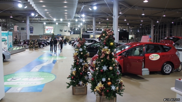 東京台場直擊TOYOTA Camry Hybrid & new Yaris GS (圖多)