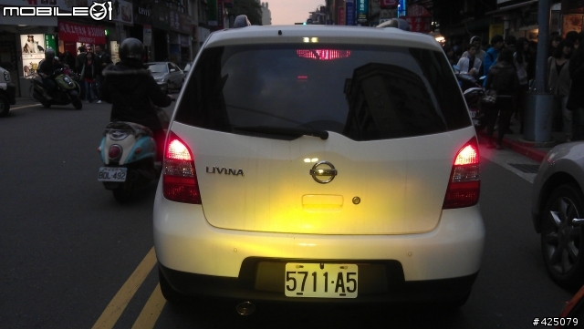 這年頭,違規停車都還可以理直氣壯啊!!!!