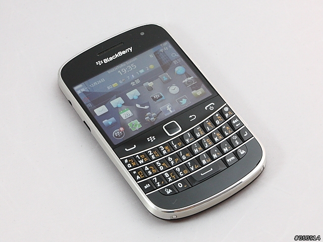 質感最優黑莓機 BlackBerry Bold 9900