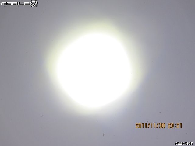 收集的手電筒(室內外)大PK (TM11+RRT3+X6+HID+UB3T+SR90+G42+M21X)