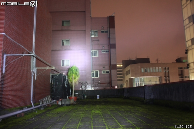 收集的手電筒(室內外)大PK (TM11+RRT3+X6+HID+UB3T+SR90+G42+M21X)