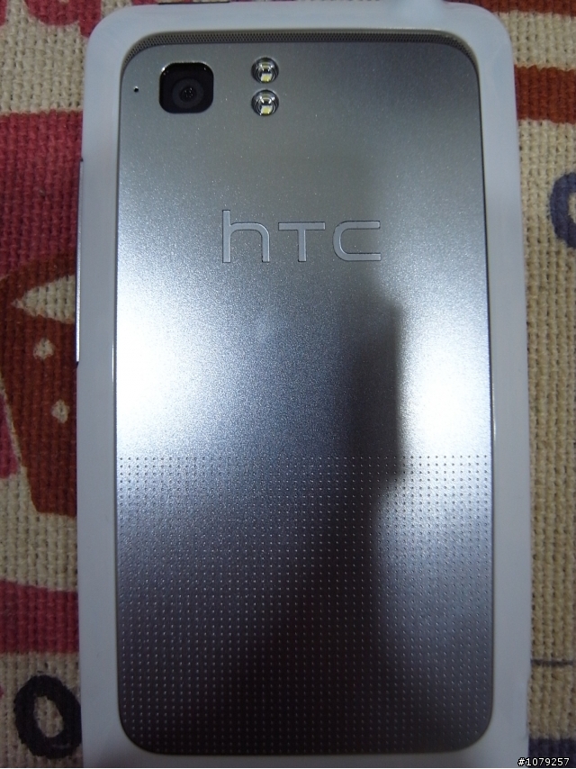 【不專業開箱】HTC VIVID