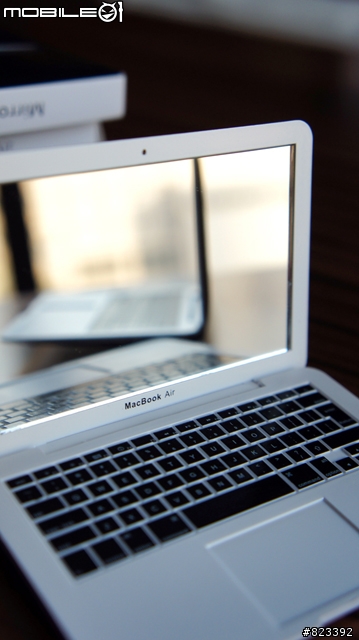 新一代蘋果Macbook之Mirror Book開箱